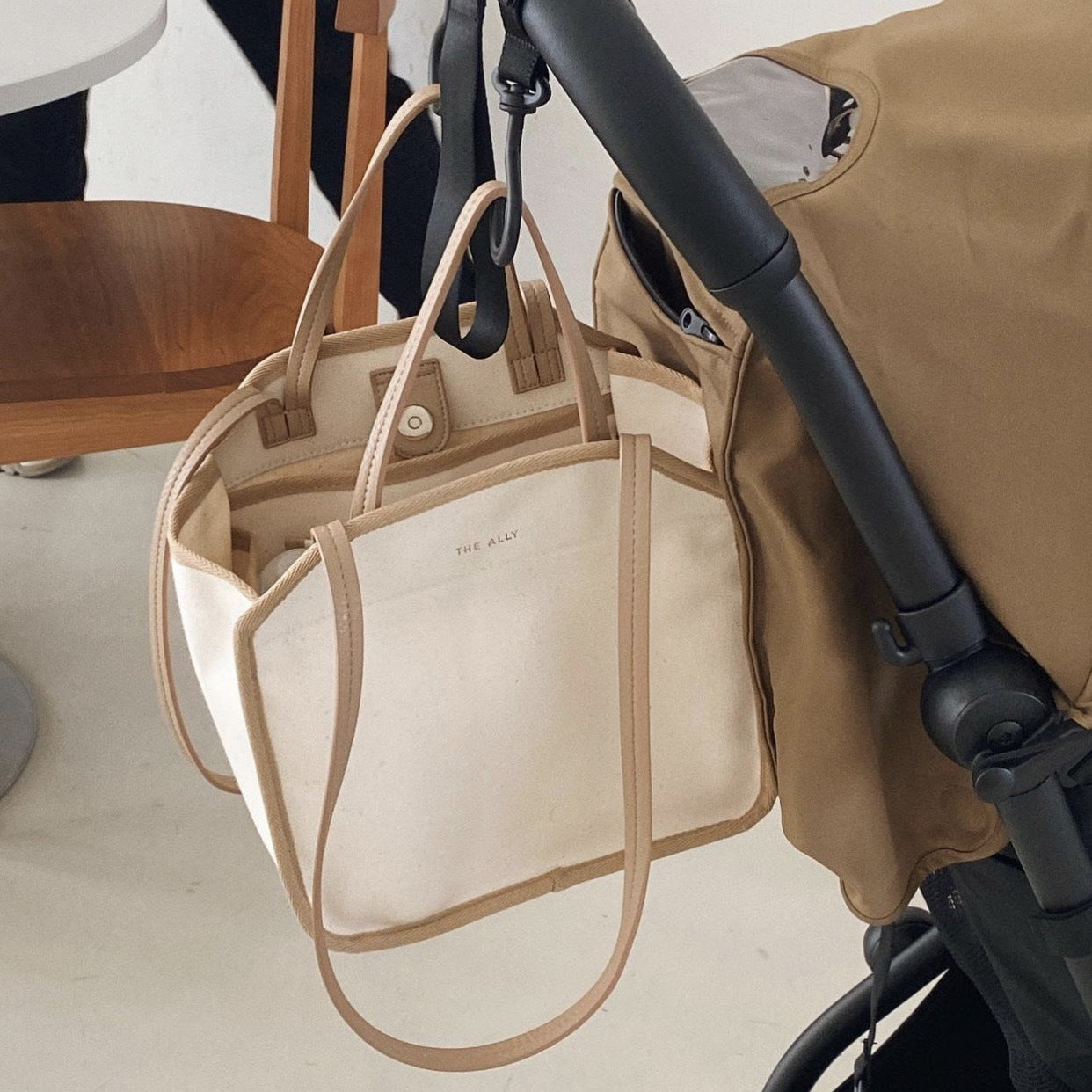 MomEase™ Canvas Diaper Tote
